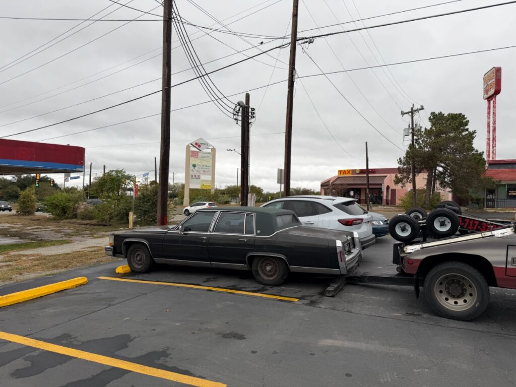 image of a light duty tow job in san antonio, tx
